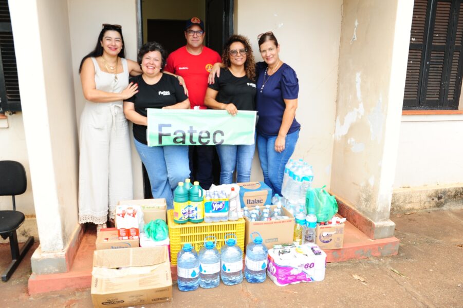 Alunos da Fatec arrecadam doações para vítimas do litoral em trote