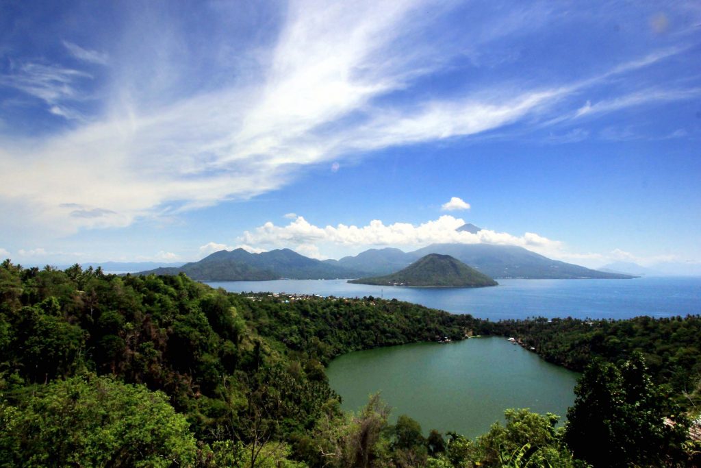Ternate, Pulau Vulkanik Dengan 2 Warna