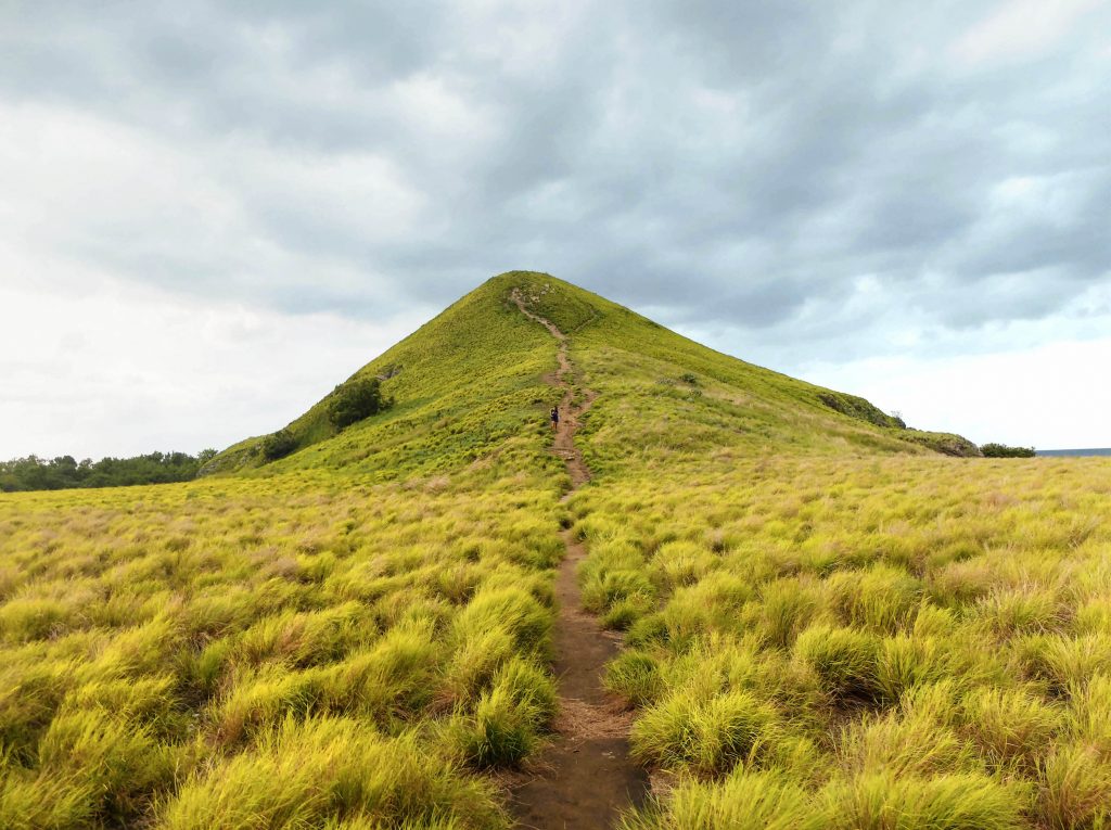 Negeri di Atas Awan, 1 Keunikan Sumbawa Barat