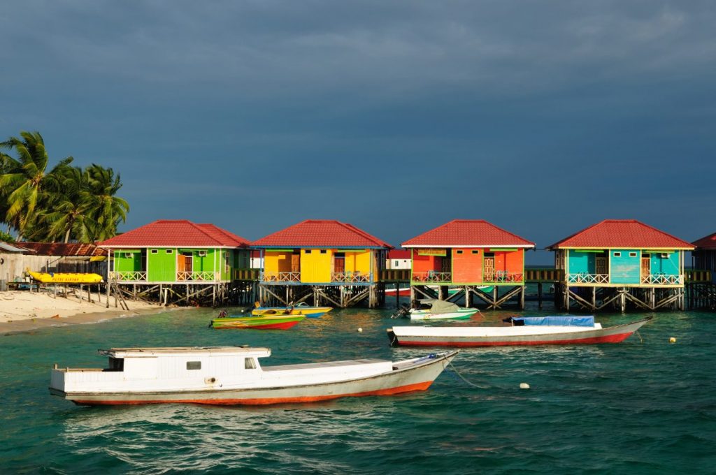 Menyelam di 4 Pulau Di Derawan