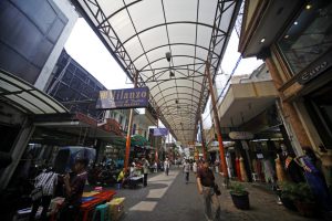 Nostalgia Pasar Baru dan menikmati kulinernya