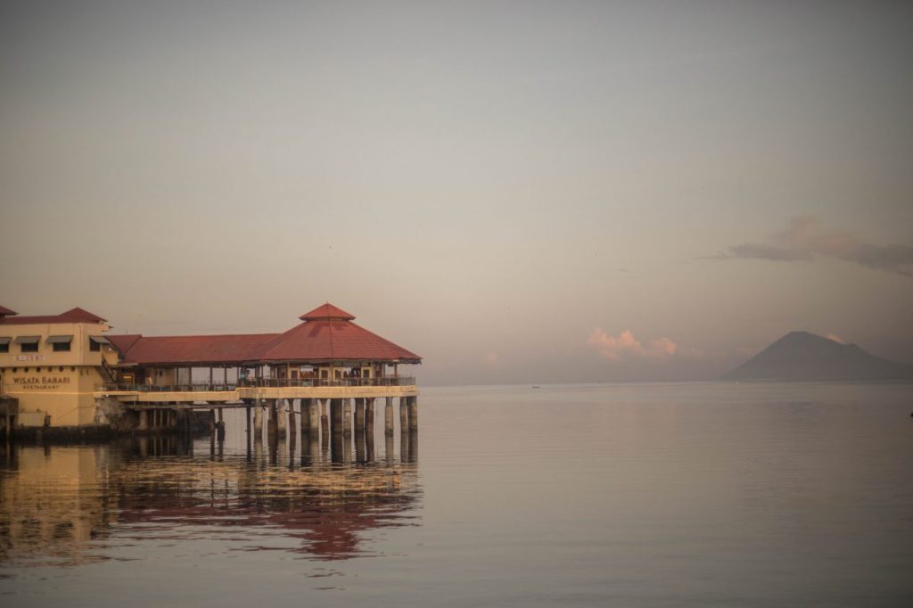 Manado dan Tomohon, 2 Hari di 2 Kota 2 Manado dan Tomohon, Kuliner manado di tepi laut