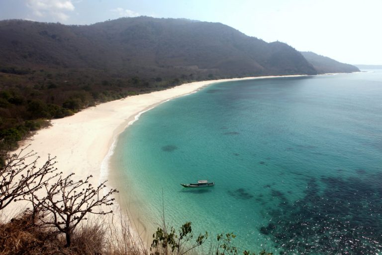 Pantai Lingal, 1 Keindahan Dari Alor