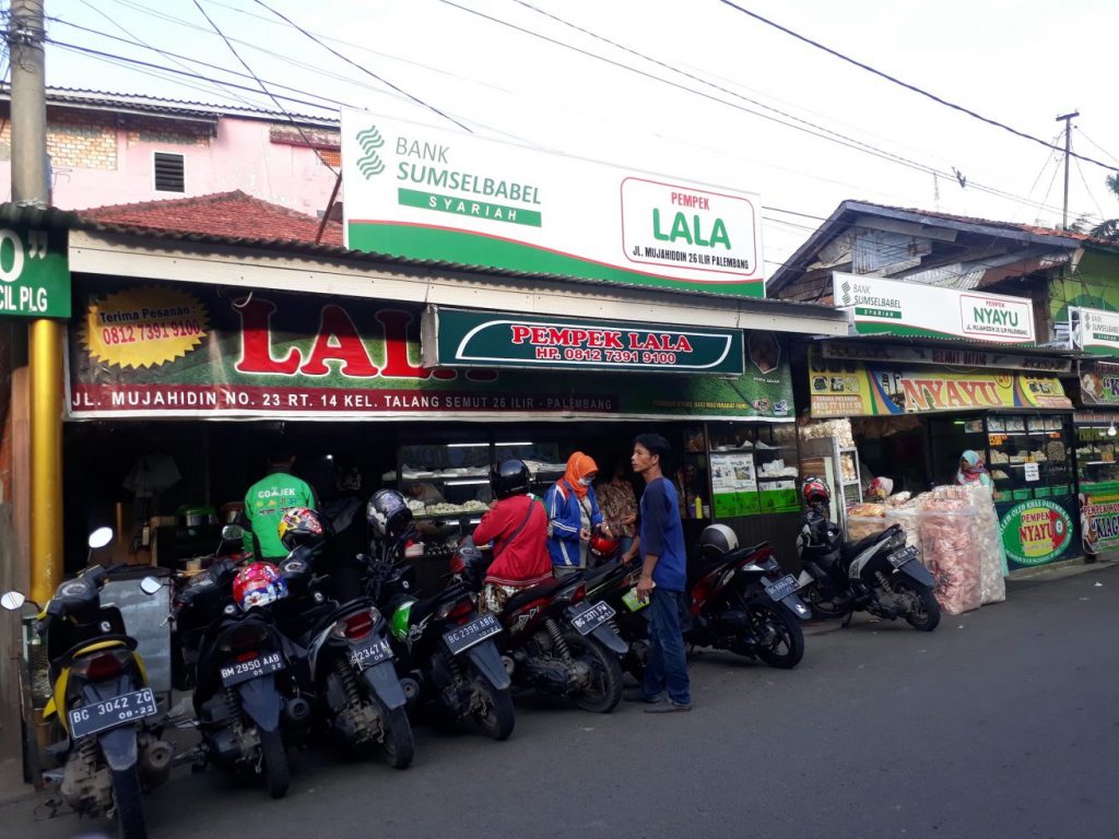 3 serangkai Palembang dan menikmati kuliner pempek Lala