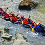 3 jam mengarungi sungai cijulang dengan Tubing Sungai