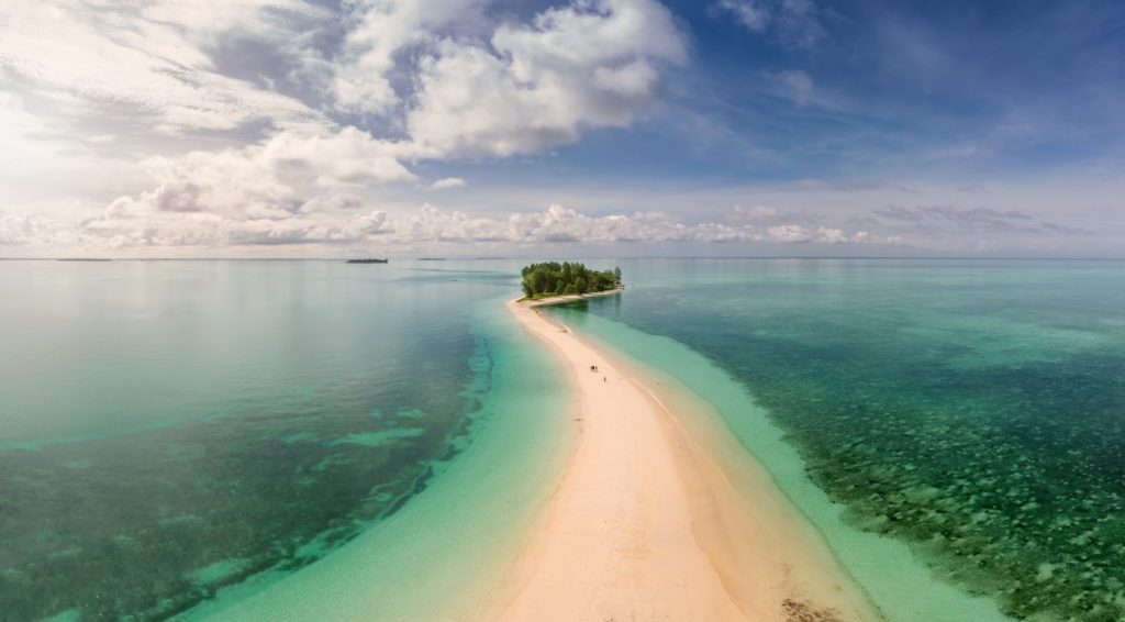 Pulau Morotai Di Maluku Utara Dengan 33 Surganya