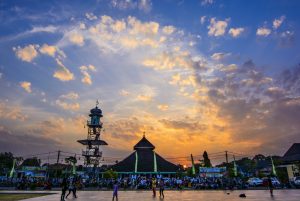 Wisata Religi Demak ke Masjid Agung . Foto :shutterstock