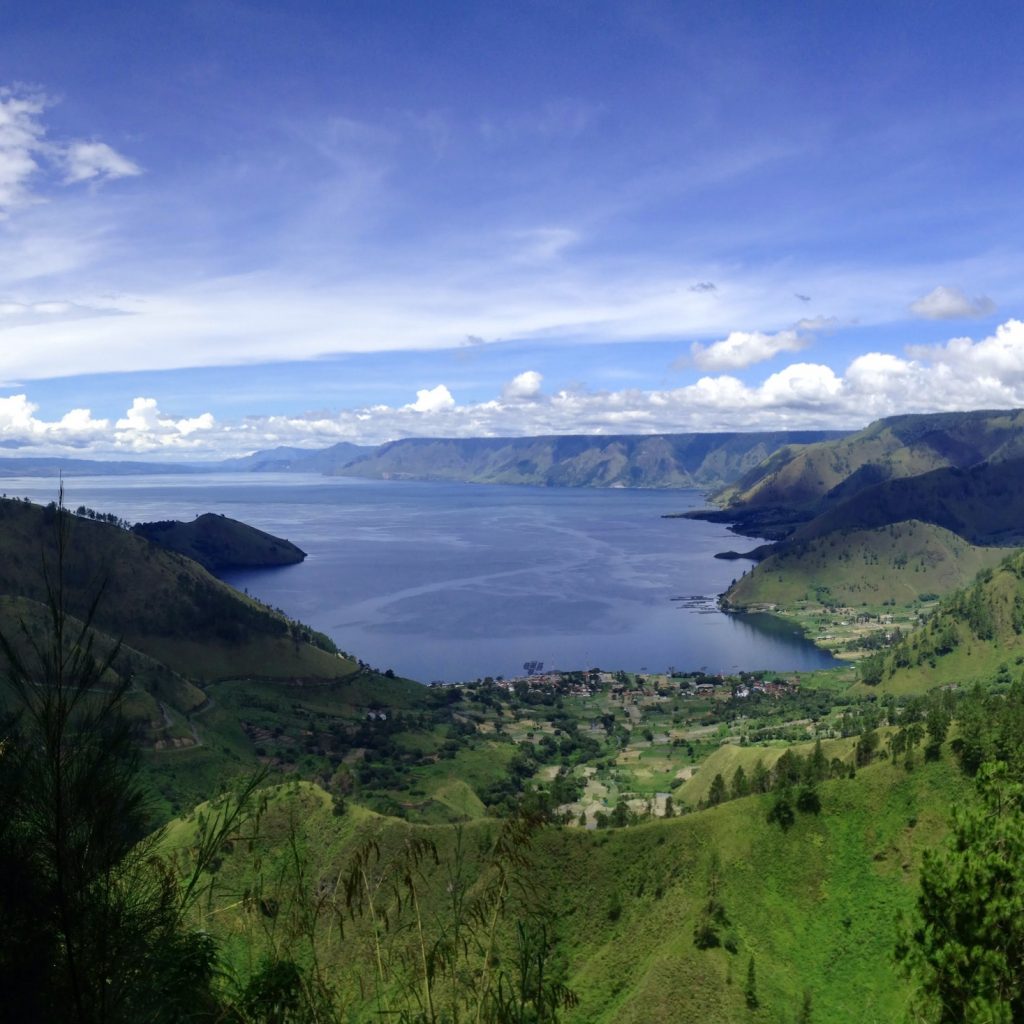 Investasi Perkuat Pariwisata di 5 Destinasi Prioritas 2 Investasi perkuat pariwisata perlu dilakukan di 5 destinasi super prioritas untuk memulihkan sektor pariwisata dan ekonomi kreatif di Indonesia.