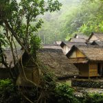 menikmati eksotisme Banten salah satunya dengan mengunjungi kampung adat Baduy.