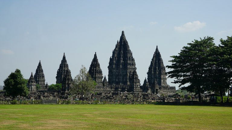 Daya Tarik Dongeng, 4 Yang Melegenda  