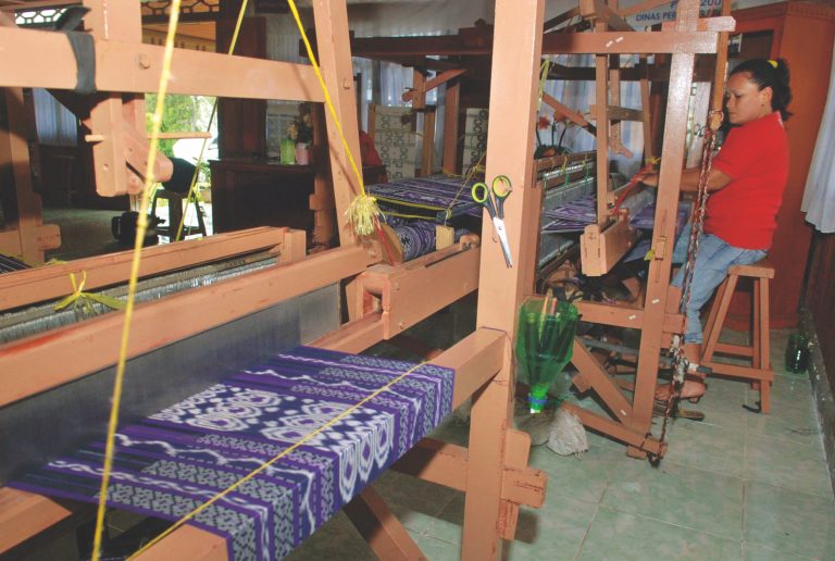 Tenun Bentenan Minahasa Unik Lahir di Abad Ke 7