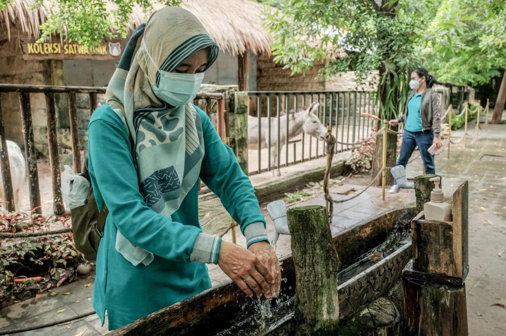 Kemenparekraf ajak 50 nakes berwisata ke Ancol untuk melepas penat.
