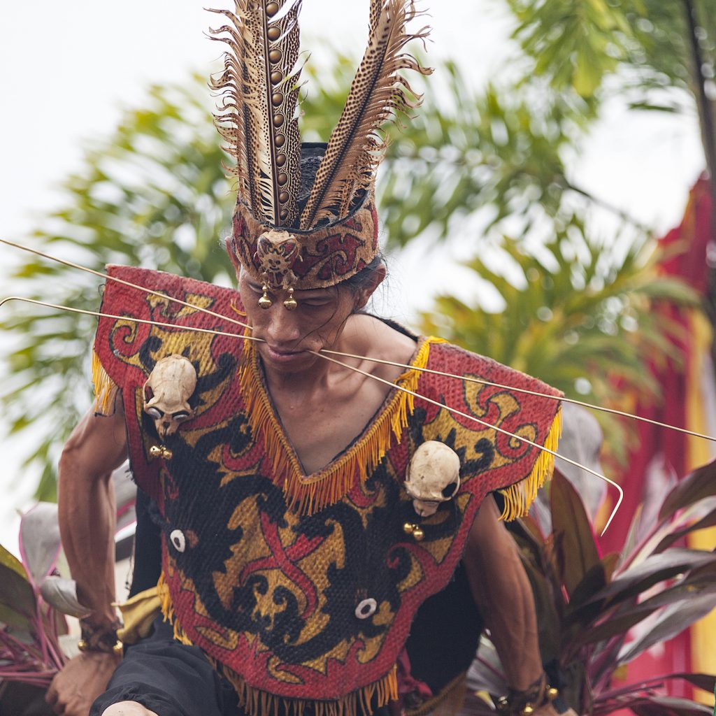 Kota Singkawang terkenal sebagai salah satu China Town dengan Festival Cap Go Meh yang dramatis dengan penampilan para tatung.