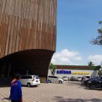 Pie susu Bali dapat diperoleh di banyak toko-toko oleh-olh seperti Krisna Bali.
