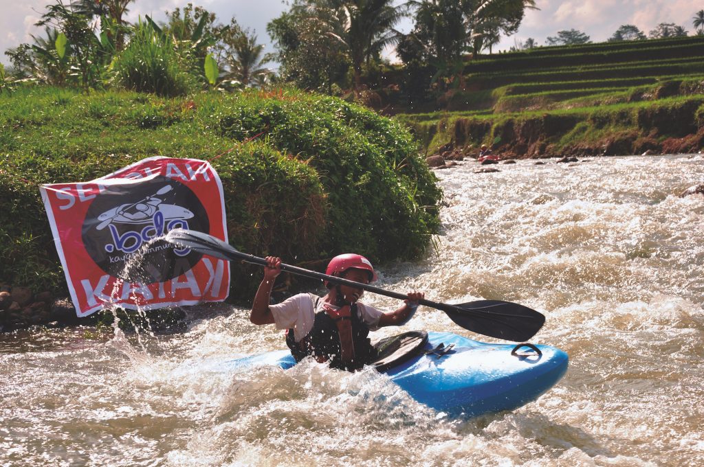 Kayak Arus Deras, Berputar di Arus Sejak 2012