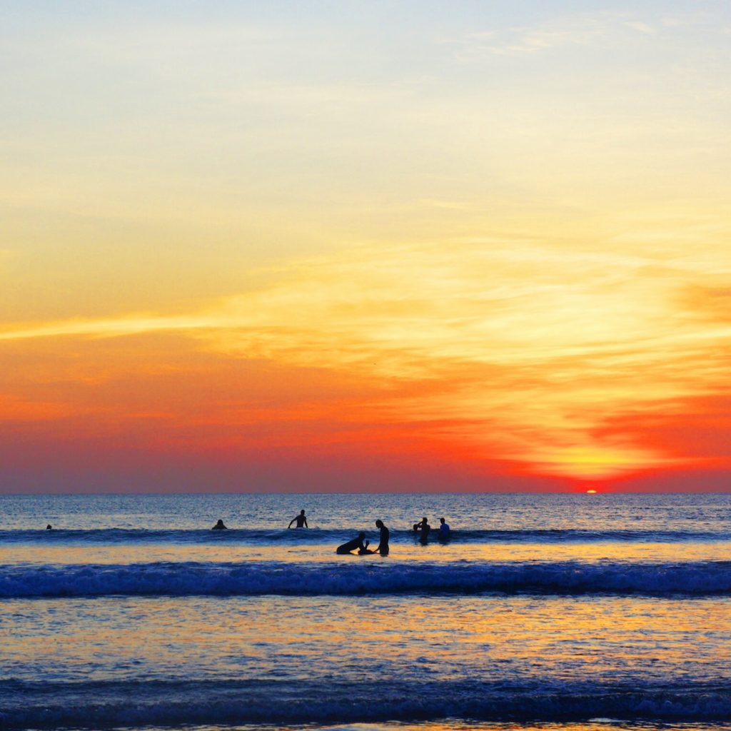 Ombak Canggu Bali, 3 Pantai Berpasir Hitam | Agenda Indonesia