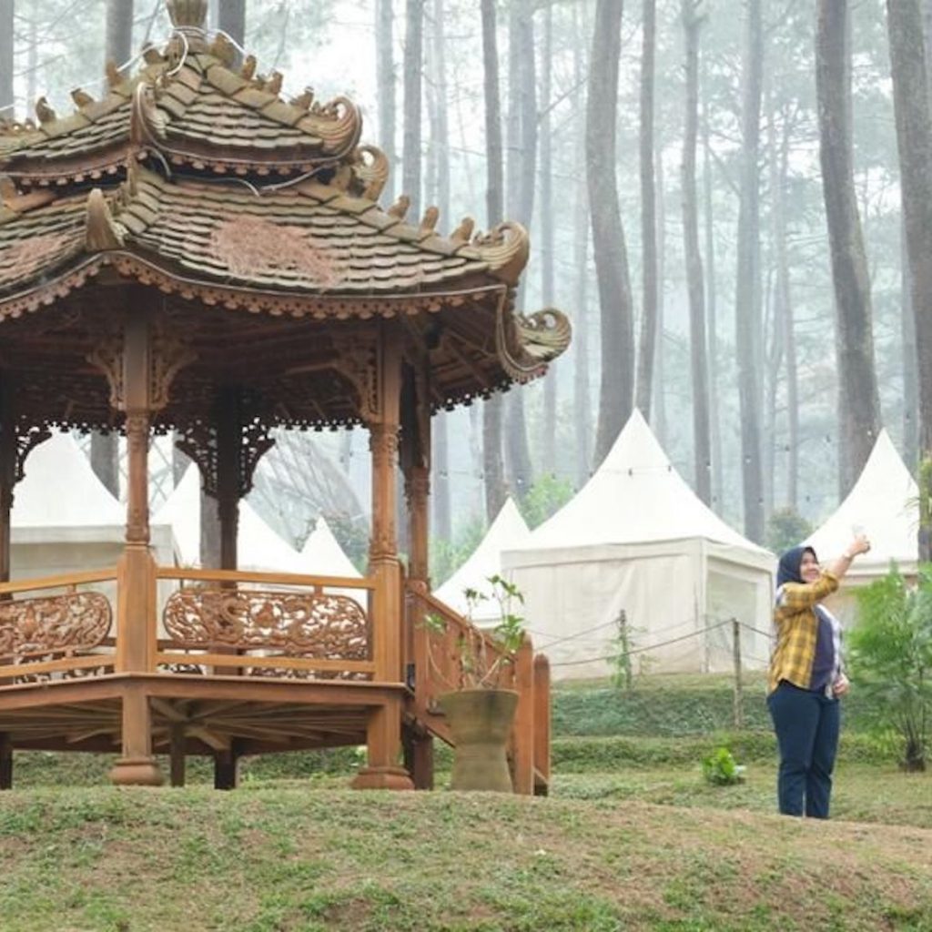 2 Konsep Wisata Jawa Barat, Kultural dan Ecotourism 5 2 konsep wisata Jawa Barat adalah yang bertumpu pada budaya dan wisata yang ramah lingkungan.