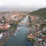 Kota Lama Padang bisa dinikmati di sekitar Jembatan Siti Nurbaya.