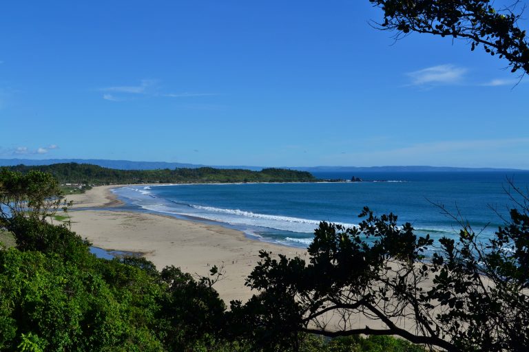 Pantai Sawarna Nan Cantik, 230 Kilometer Dari Jakarta