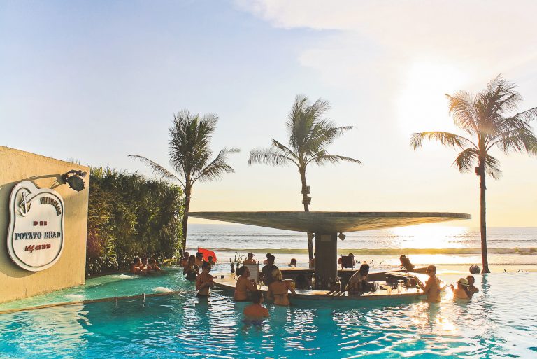 Melawat Senja di Potato Head, Best Beach Bars 2013