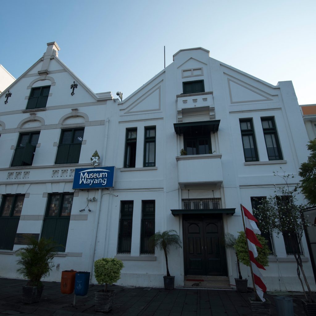 jalan-jalan asyik di kota Tua Jakarta bisa menikmati sejumlah museum, di antaranya museum Wayang.