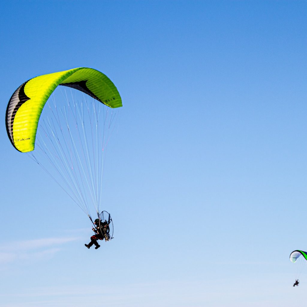 Paramotor dulu sering dipergunakan untuk memotret dari udara dengan ketinggian tak terlalu ekstrim.