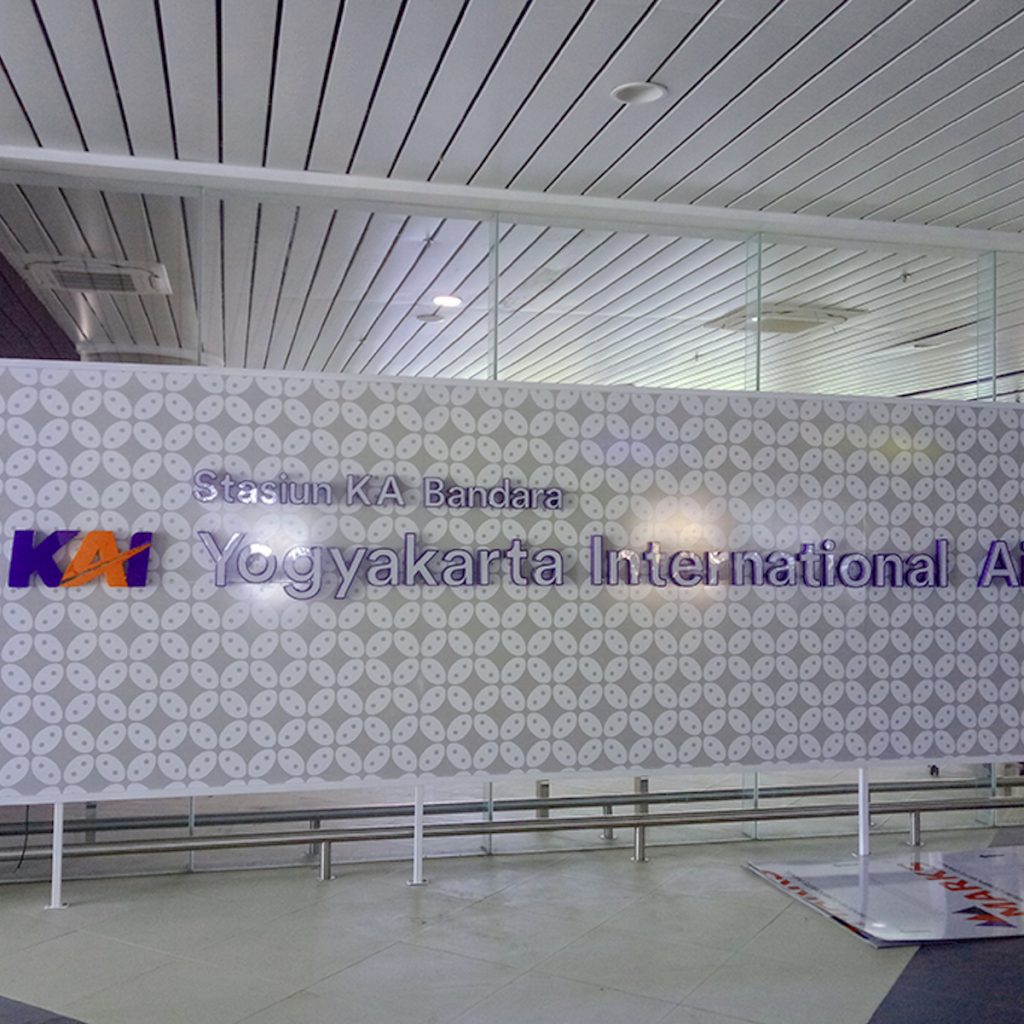 Kereta Bandara Internasional Yogyakarta Beroperasi 27 Agustus 2 Kereta Bandara Internasional Yogyakarta beroperasi 27 Agustus 2021.
