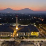 De Tjolomadoe, bekas pabrik gula sejak 1861 kini diubah menjadi museum.