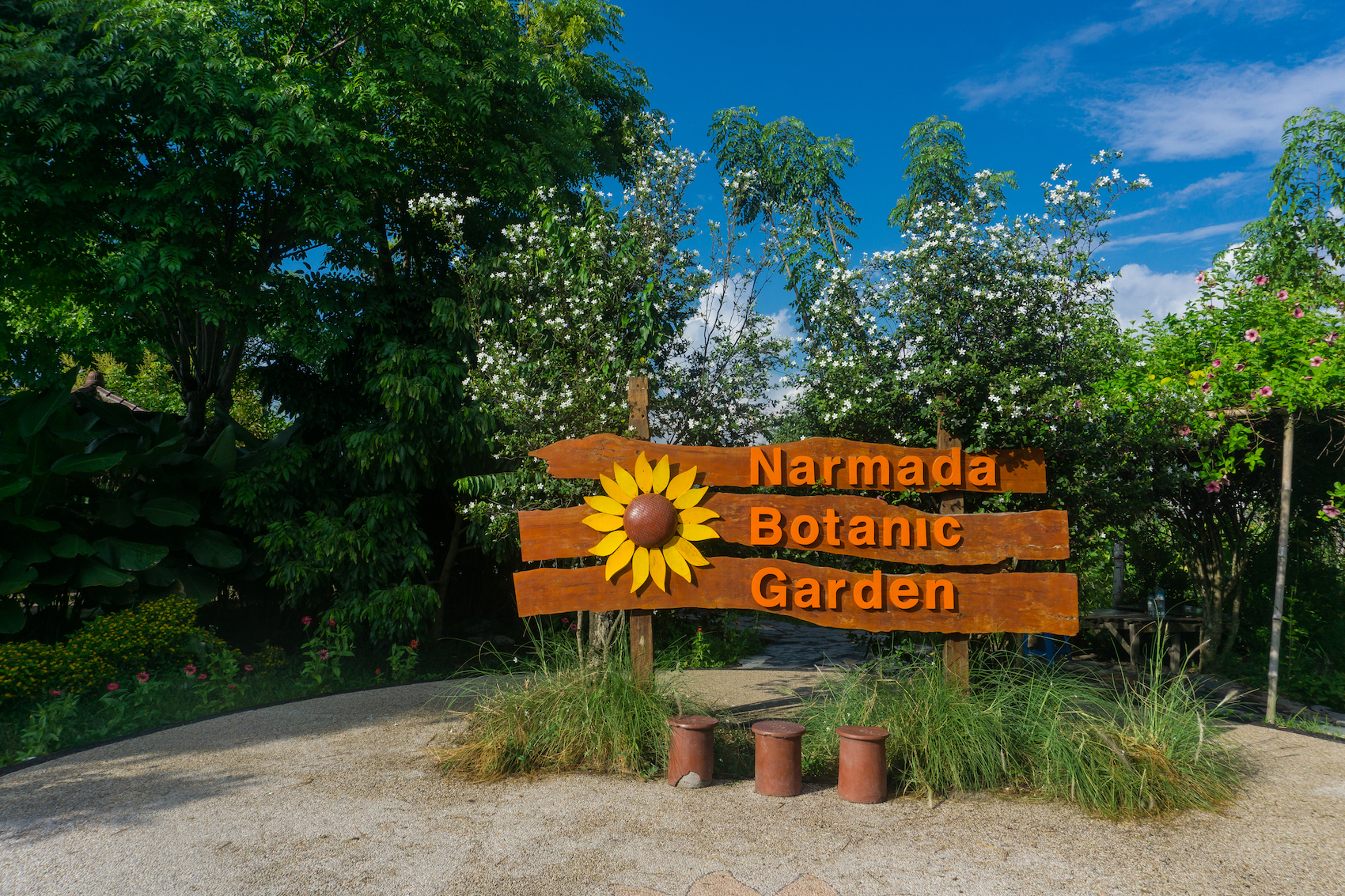 Taman Narmada Lombok bukan sekadar taman kota biasa, namun memiliki sejarah panjang.