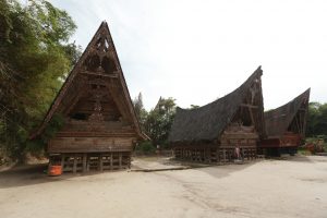 Boneka Sigale-gale Pertama Dibuat Tahun 1930 2 Boneka Sigale-gale dari tradisi Batak Samosir.
