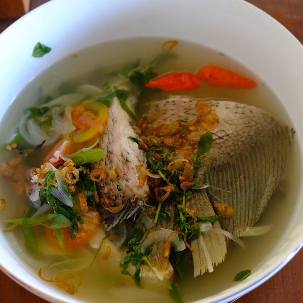 Olahan dapur Banten punya banyak variasi, ada sop ikan gurameh selain sate bandeng.