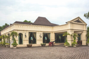 House of Danar Hadi, museum dan butik batik di Solo