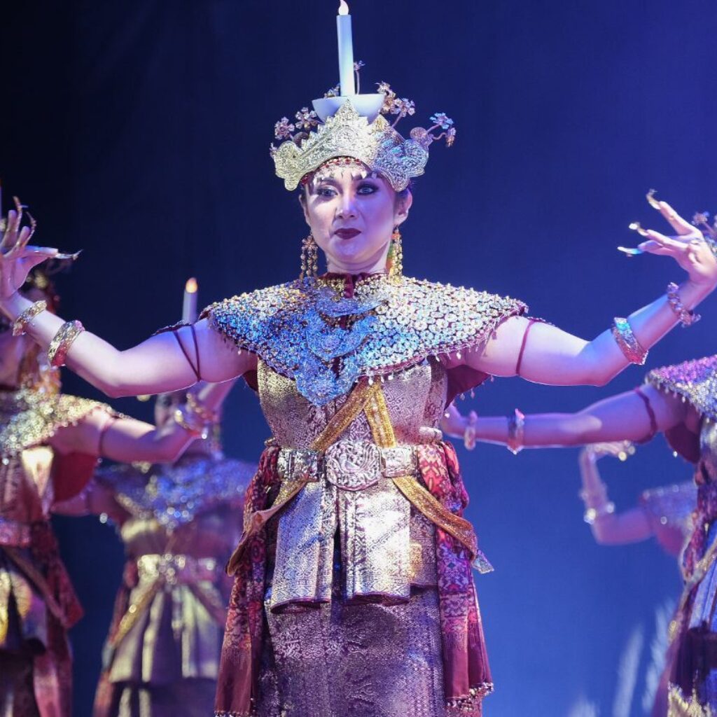 Hari Raya Waisak 2022 membawa keramaian wisatawan di Borobudur.