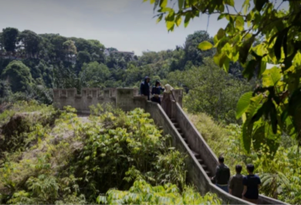 Tembok Bukittinggi disebut sebagai Tembok Besar berukuran mini.