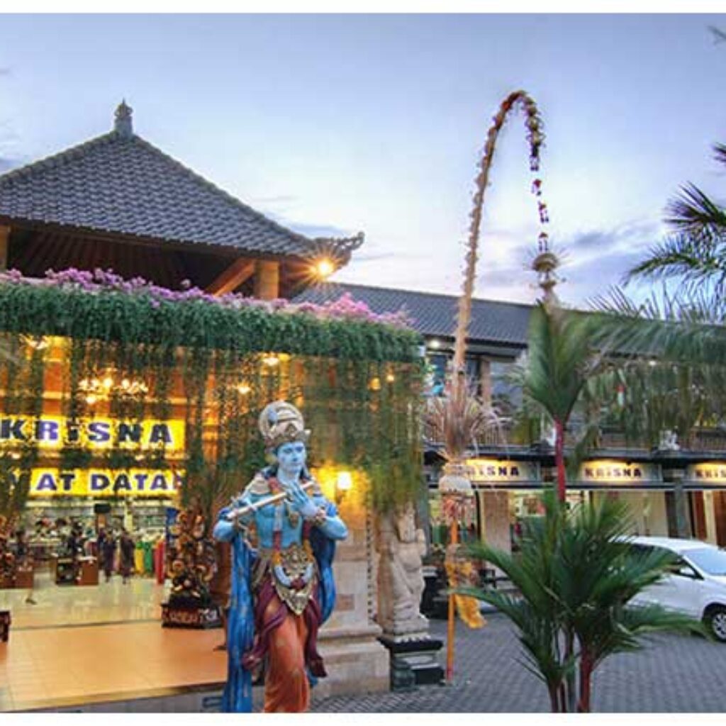 Krisna Bali identik dengan aneka oleh-oleh Bali yang khas.