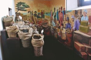 Jejak bangsa pelaut ada di Museum Bahari Jakarta termasuk soal Titik 0 Miridian.