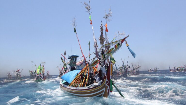 Petik Laut Banyuwangi, Melarung Sejak 1900