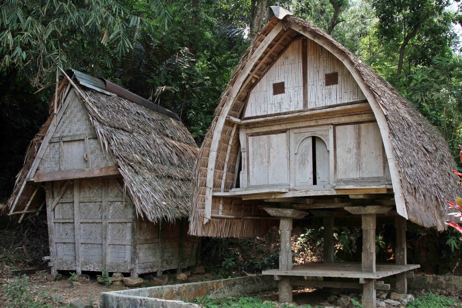Kampung adat Urug di Kabupaten Bogor sangat menjunjung tinggi tradisi Sunda.