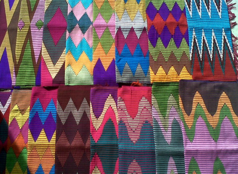 Tenun Rangrang, 3 Warna-warni Nusa Penida