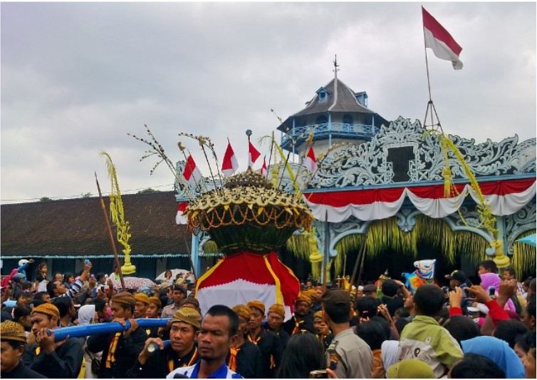 Adat Sekaten Solo secara umum sama dengan yang digelar Kraton Yogyakarta, urutan detilnya yang ada perbedaan. Foto: Surakarta.go.id