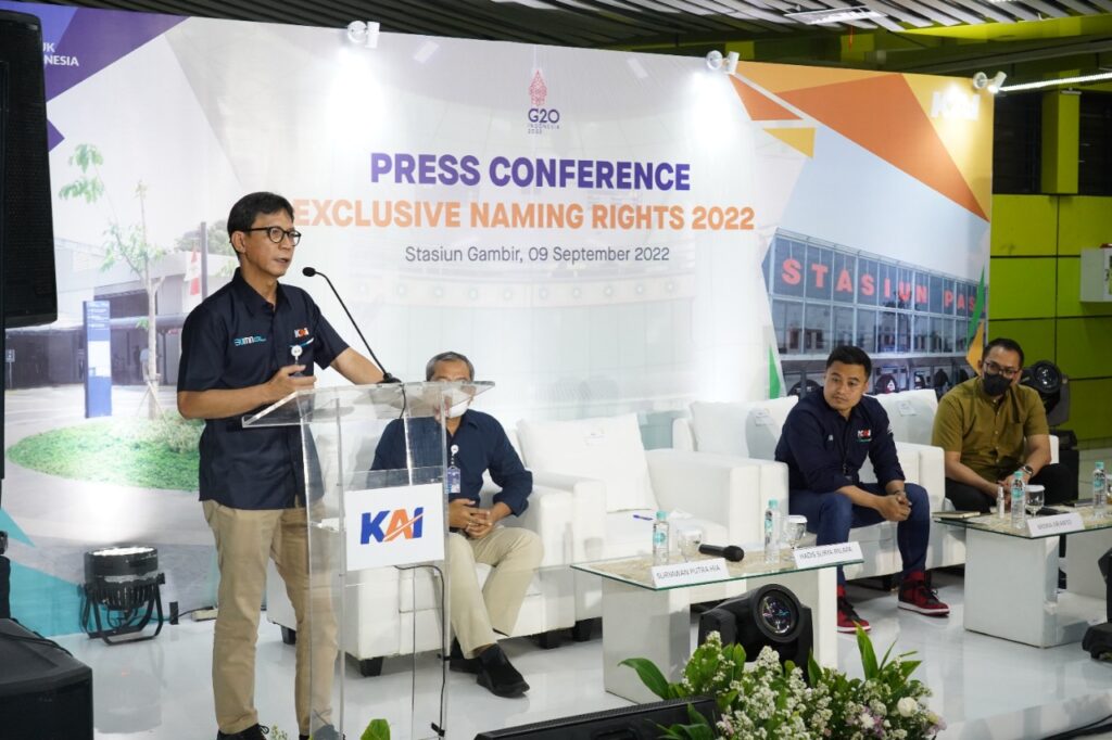 KAI Tawarkan Naming Rights 10 Stasiunnya 3 KAI tawarkan naming rights atau hak penamaan stasiun kepada para mitranya.