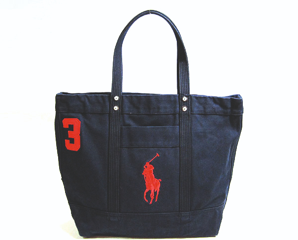 Tote bag tak cuma untuk belanja, kini juga bisa sebagai pelangkap fashion.