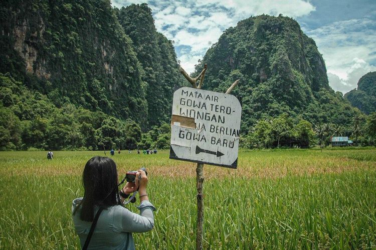 Kereta Celebes Uji Coba Jalur 66 Kilometer 4 Kereta Celebes akan melalui sejumlah lokasi wisata d Sulawesi Selatan, di antaranya Ramang-ramang.