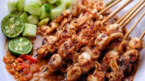 Sate Sumsum pak Oo di Bogor menjadi salah satu ikon kuliner di kawasan Suryakencana. --instagram pak Oo
