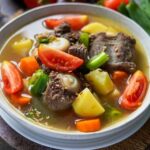 Sop Buntur Ibu Samino adalah masakan legendaris di Jakarta.