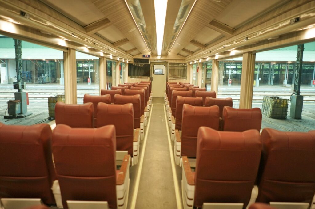 Kereta Panoramic diluncurkan PT KAI untuk memberikan sensasi menikmati perjalanan.