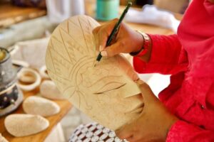 Pasar Kaki Langit Bantul Yogyakarta menawarkan wisata kuliner dan kesenian. Foto: dok. Kemenparekraf