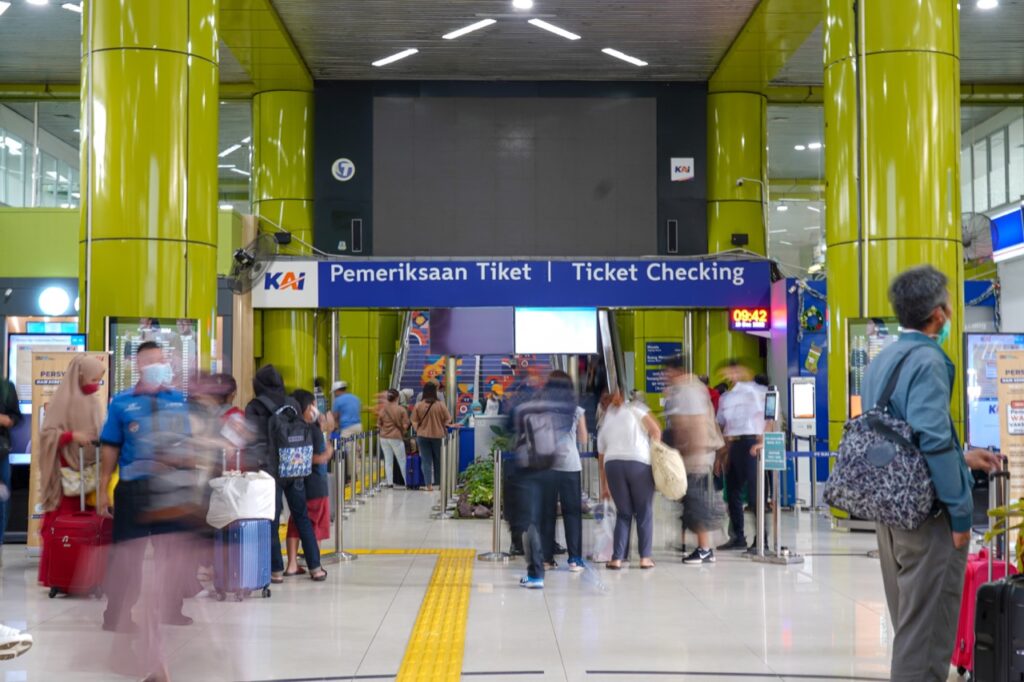 Tarif Khusus KAI Untuk 5 Jenis Penumpang 5 Stasiun Gambir Jakarta