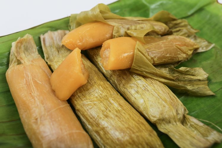 Timpan Pisang Kudapan Aceh shutterstock