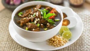 Rawon Surabaya terkenal dengan sebutan black soup. Foto: dok. liputa6